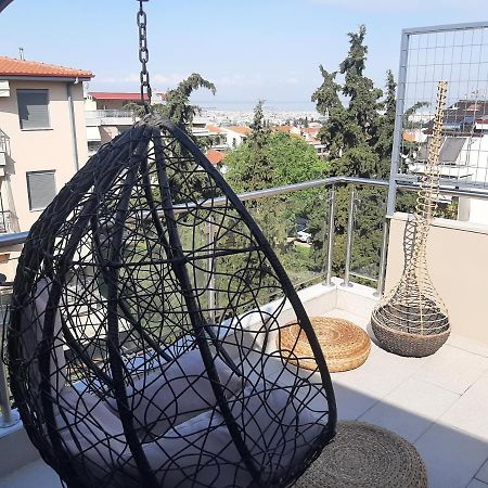 Όμορφο Διαμέρισμα- Σοφίτα Με Υπέροχη Θεα Солун Екстериор снимка