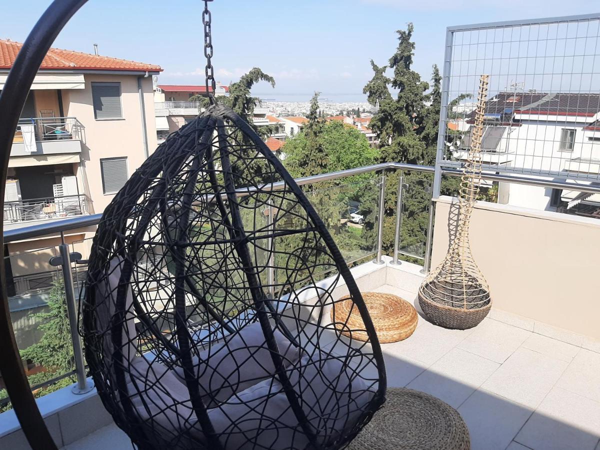 Όμορφο Διαμέρισμα- Σοφίτα Με Υπέροχη Θεα Солун Екстериор снимка