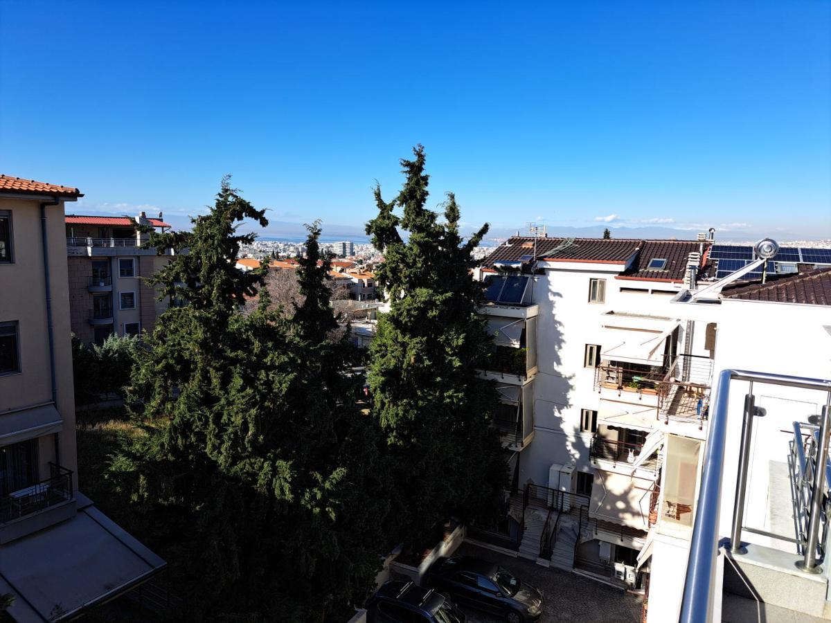 Όμορφο Διαμέρισμα- Σοφίτα Με Υπέροχη Θεα Солун Екстериор снимка
